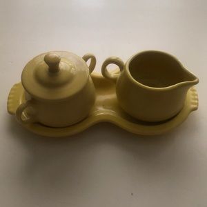 Fiesta cream and sugar set